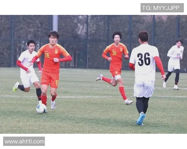 定妆照中的足球明星们展现风采与魅力的瞬间回顾与分析